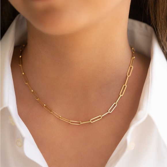 Gold Chain Necklace
Hollow Paperclip Necklace 10K Yellow Gold 18" - Picture 5 of 7